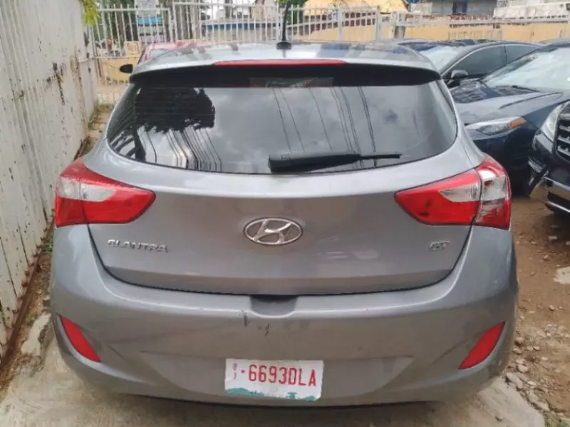 Hyundai Elantra   - 2014