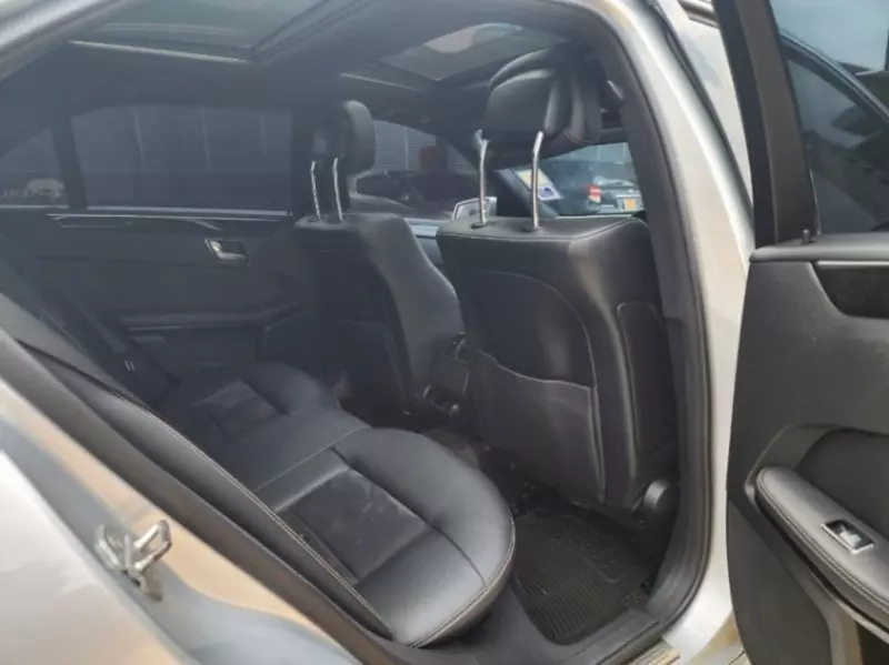 Mercedes-Benz E250   - 2010
