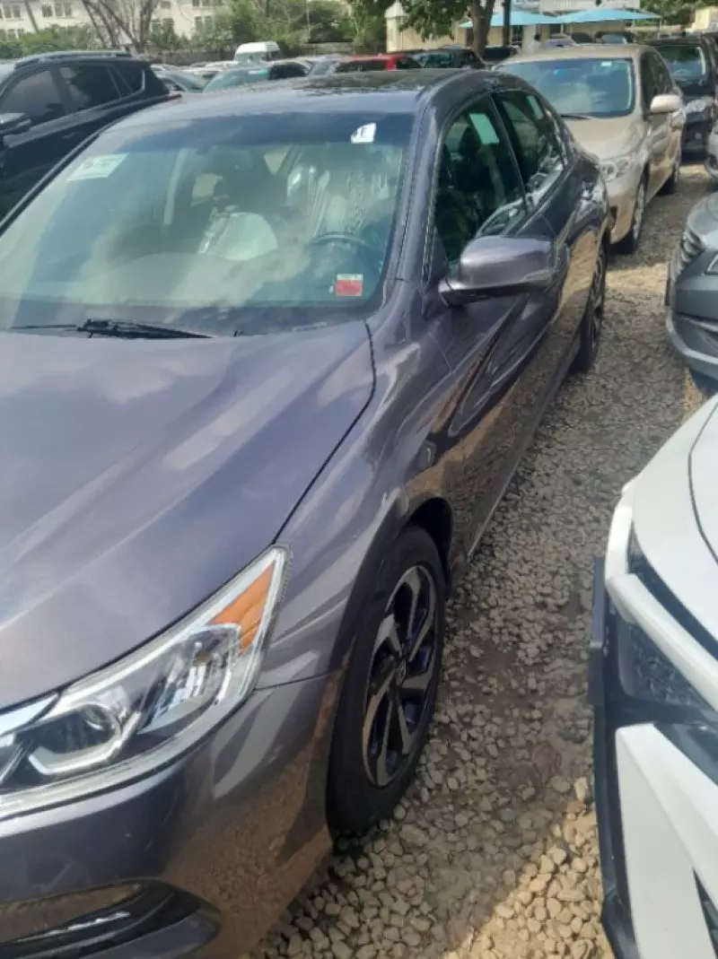 Honda Accord   - 2009