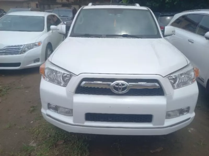 Toyota 4-Runner   - 2011