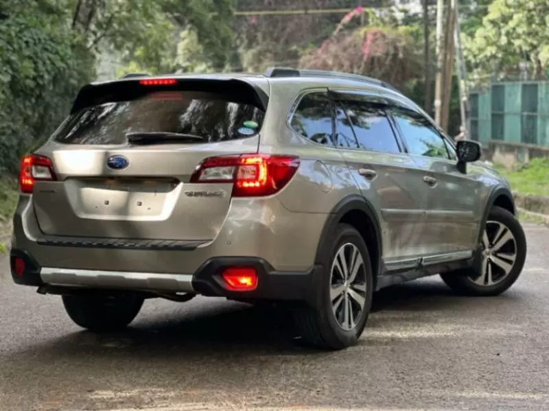 Subaru Outback   - 2018