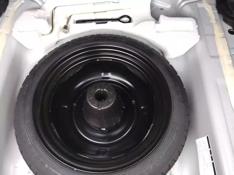 Toyota Axio    - 2016