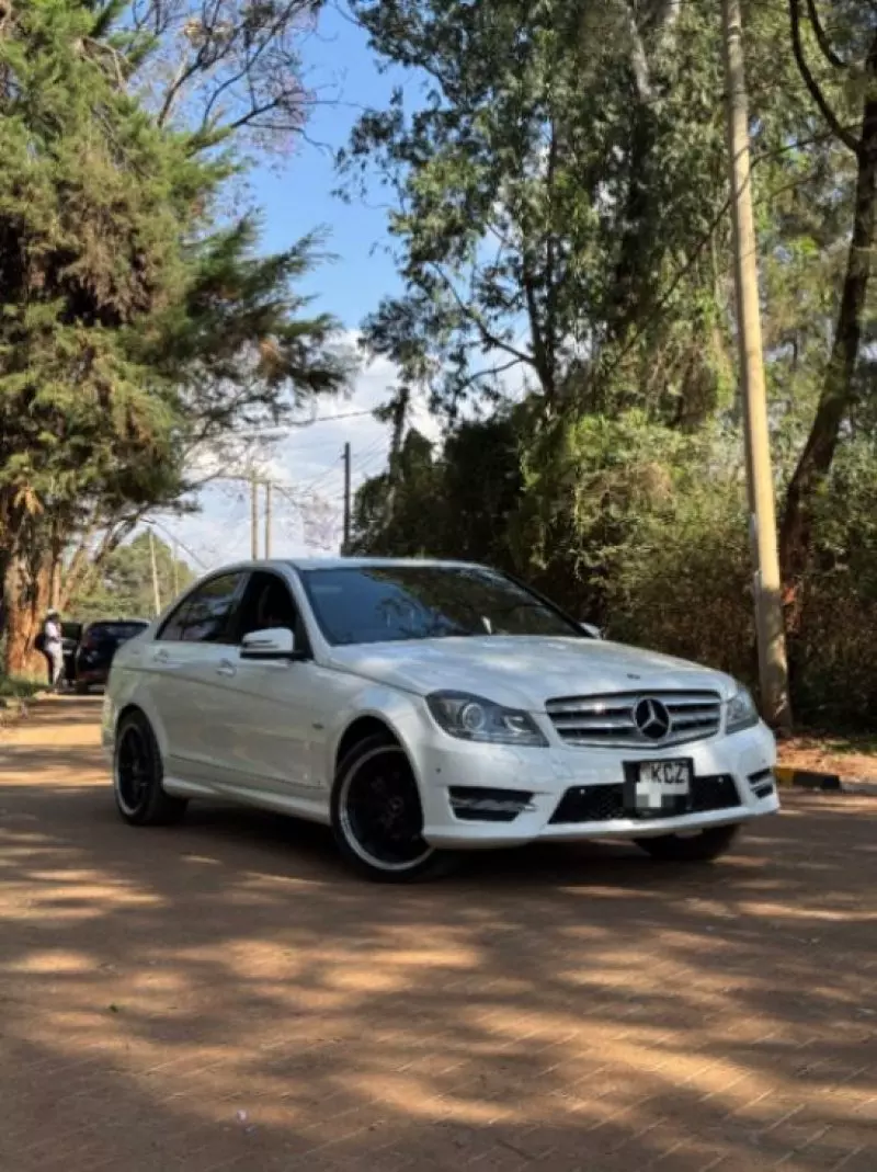 Mercedes-Benz C 200   - 2013
