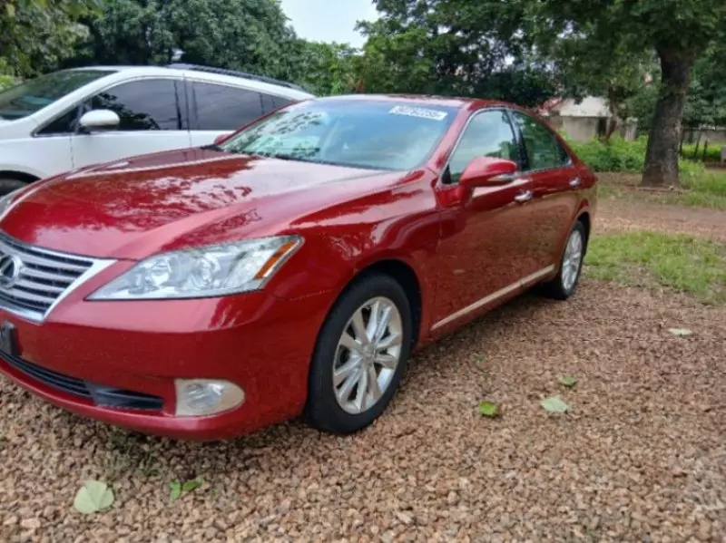 Lexus ES 350   - 2011