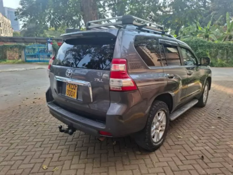 Toyota Prado   - 2011