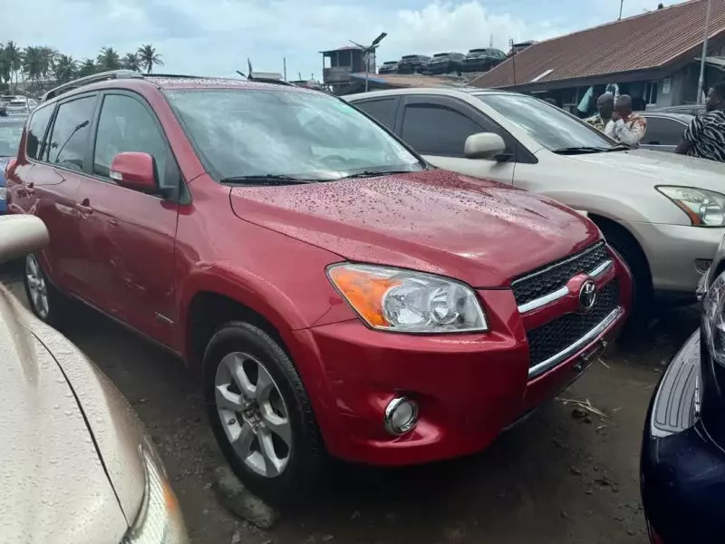 Toyota RAV 4   - 2011