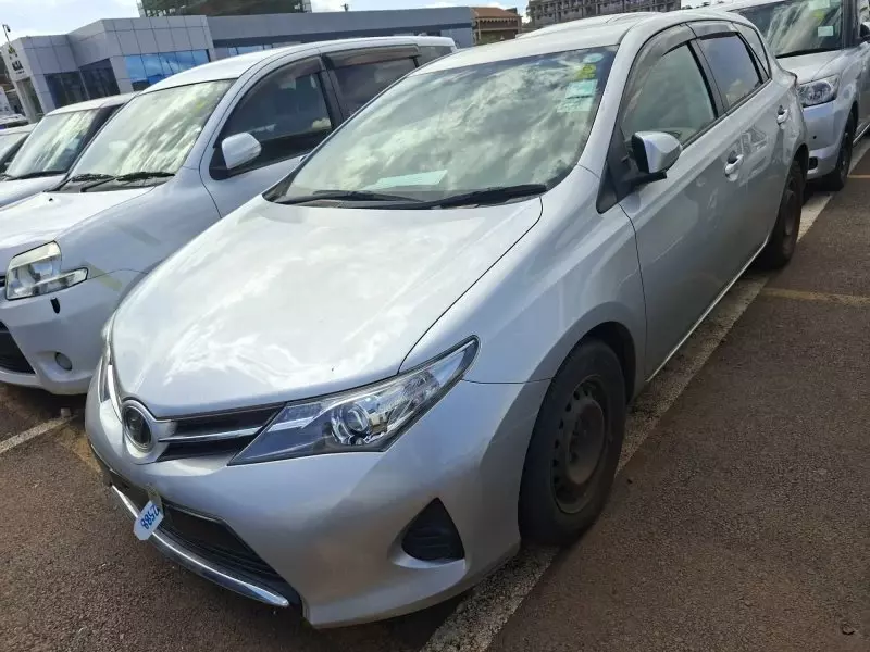 Toyota Auris   - 2014