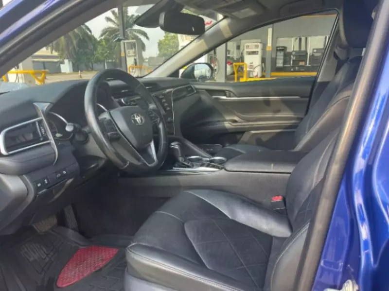 Toyota Camry   - 2018