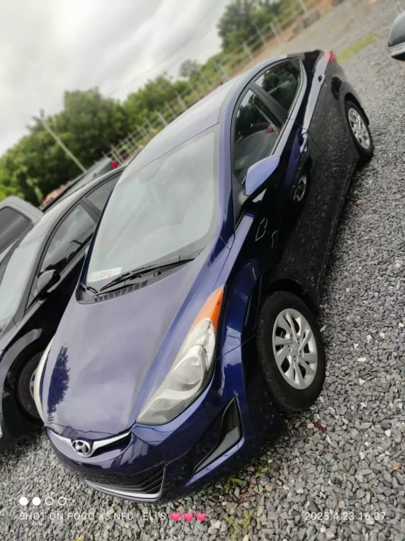 Hyundai Elantra   - 2014