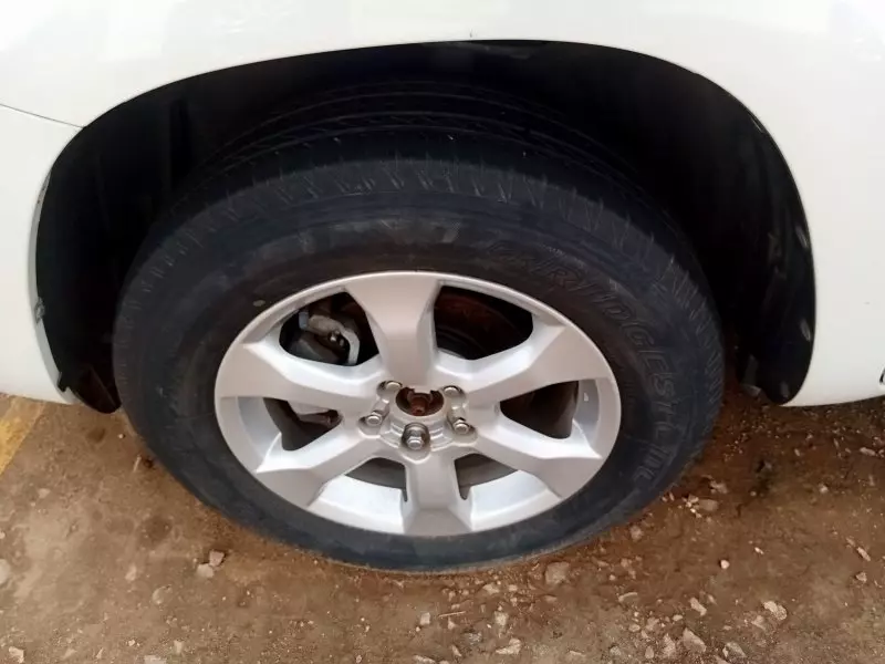 Toyota Vanguard    - 2011