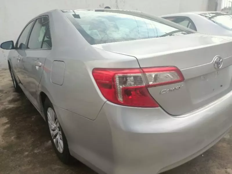 Toyota camry   - 2013