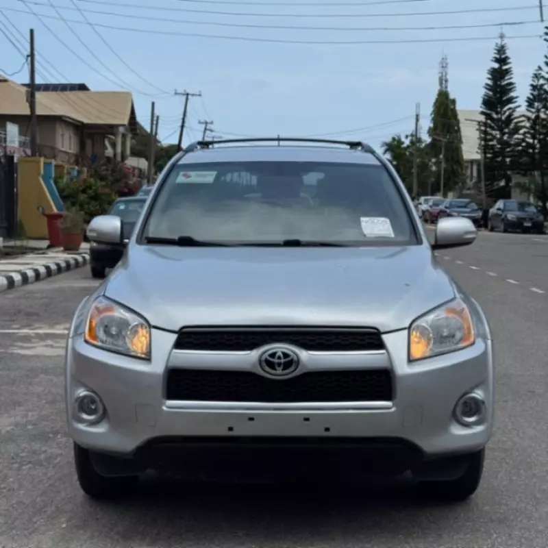 Toyota RAV4   - 2010
