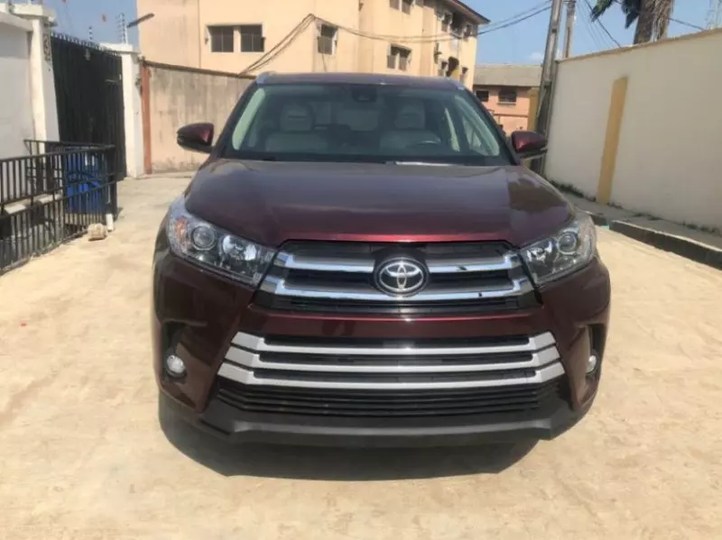 Toyota Highlander   - 2017
