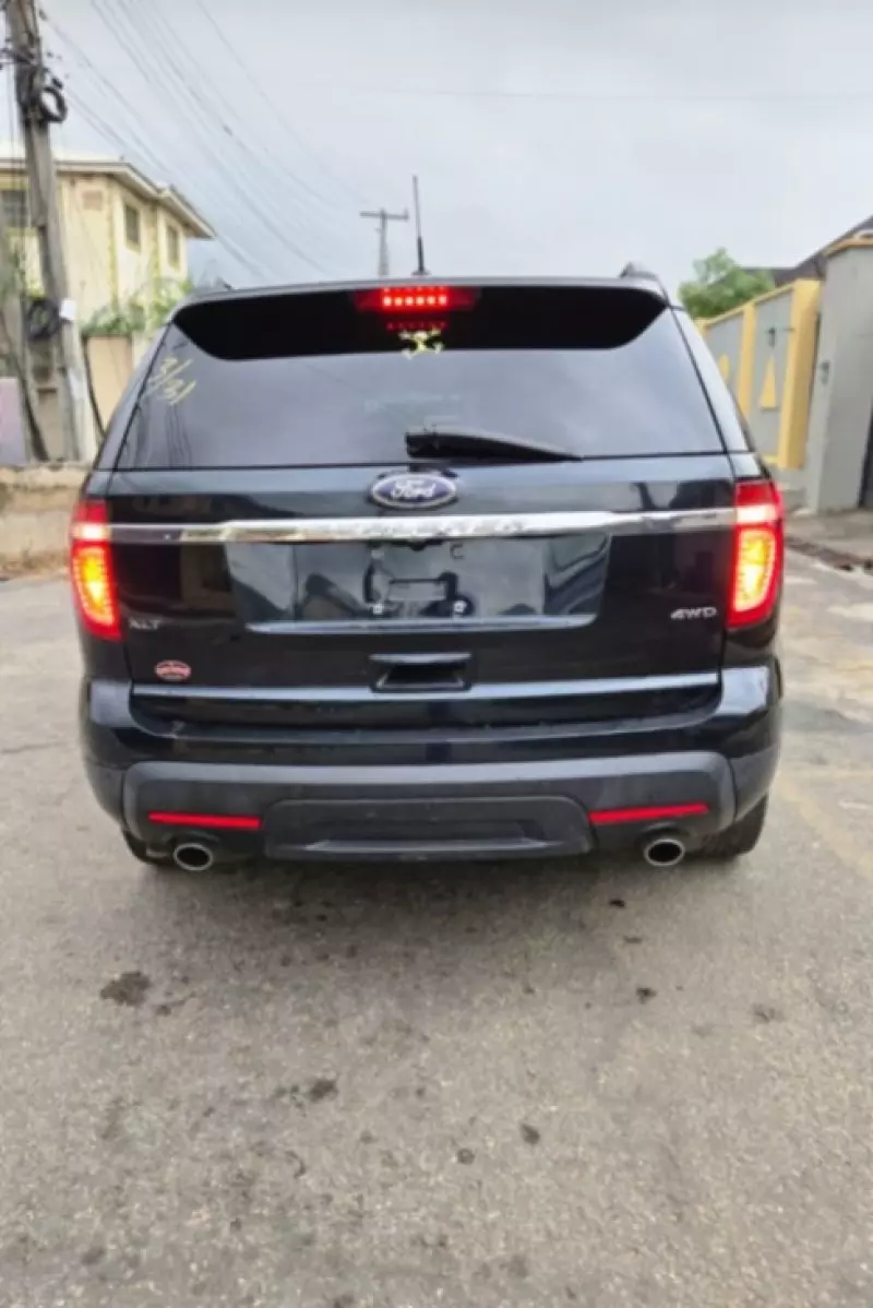 Ford Explorer   - 2014