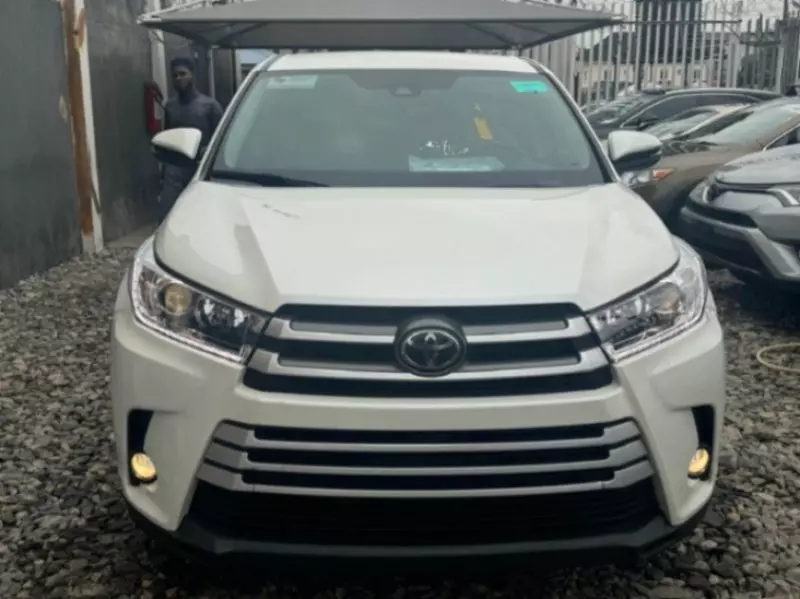 Toyota Highlander   - 2019