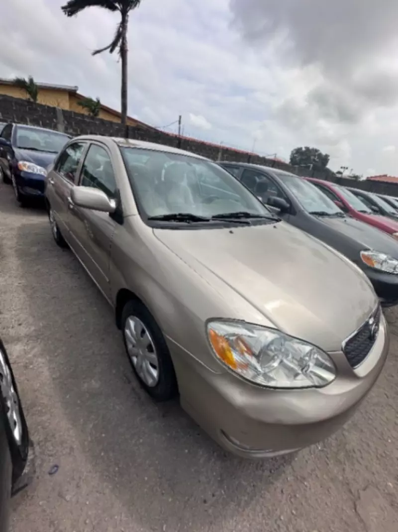 Toyota Corolla   - 2013