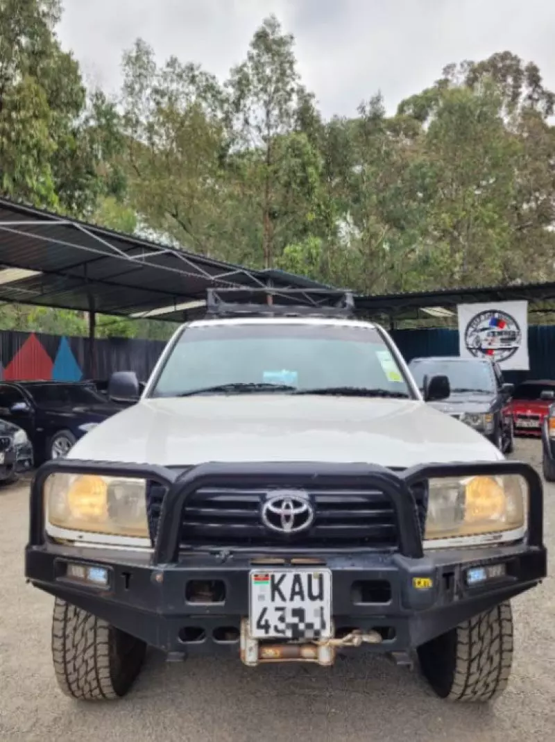 Toyota Landcruiser   - 2005