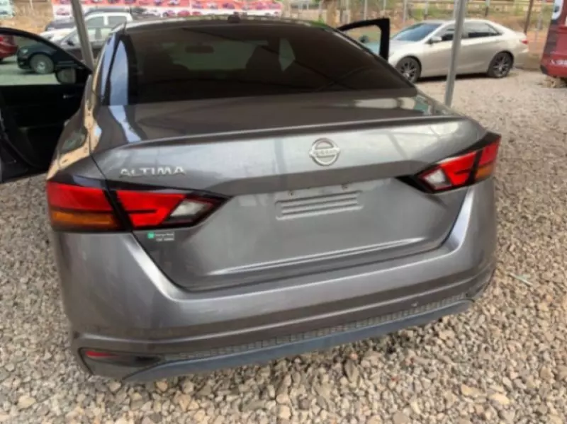 Nissan Altima   - 2020
