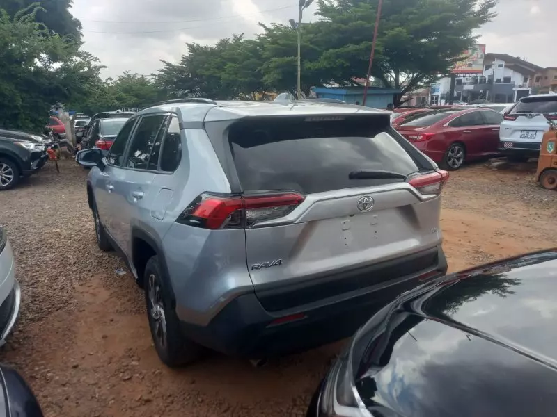 Toyota RAV 4   - 2019