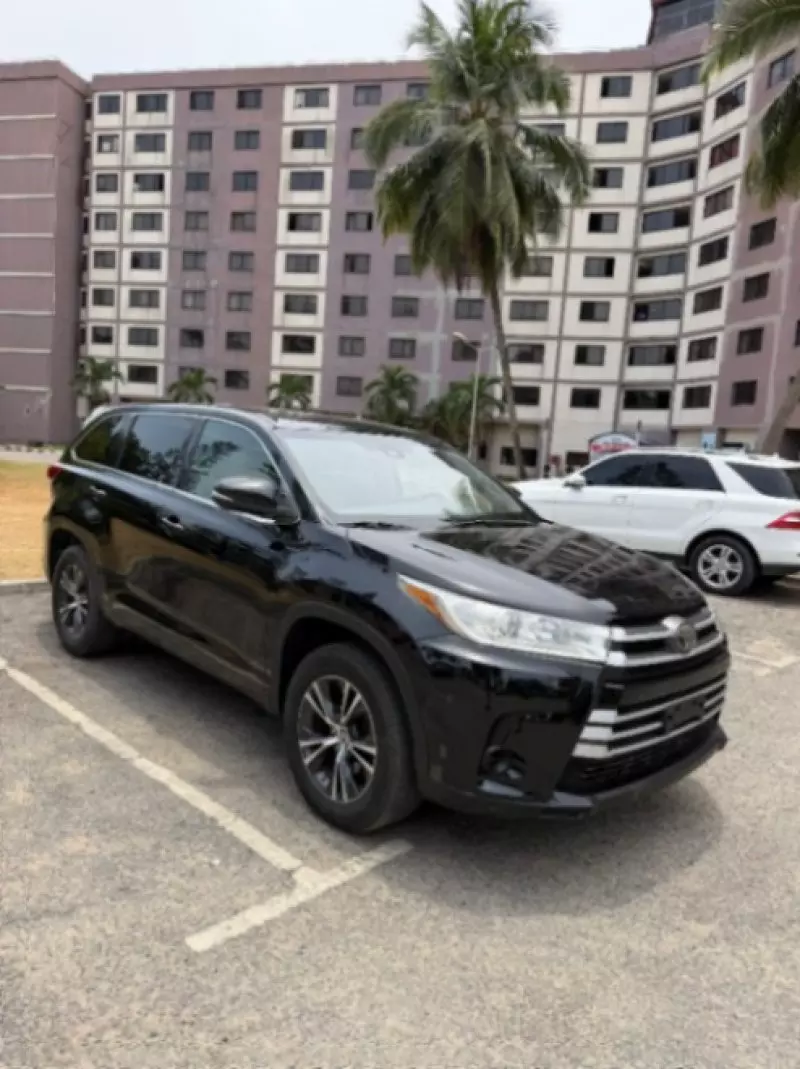 Toyota Highlander   - 2017