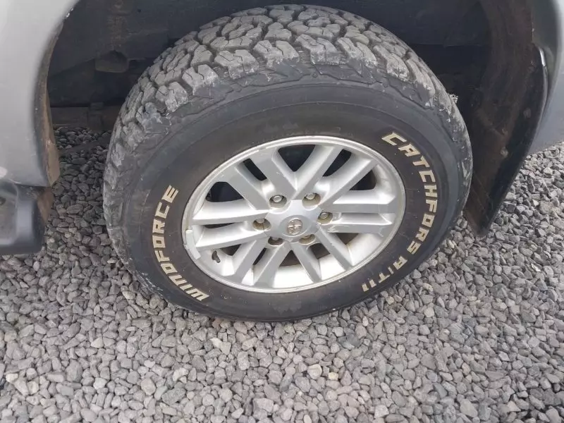 Toyota Hilux   - 2015