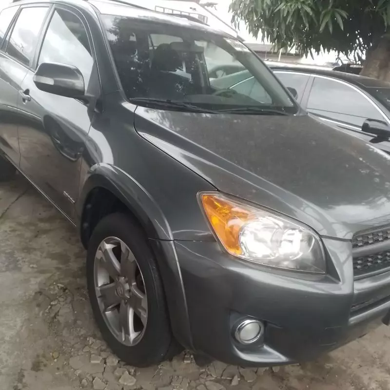 Toyota RAV 4   - 2010