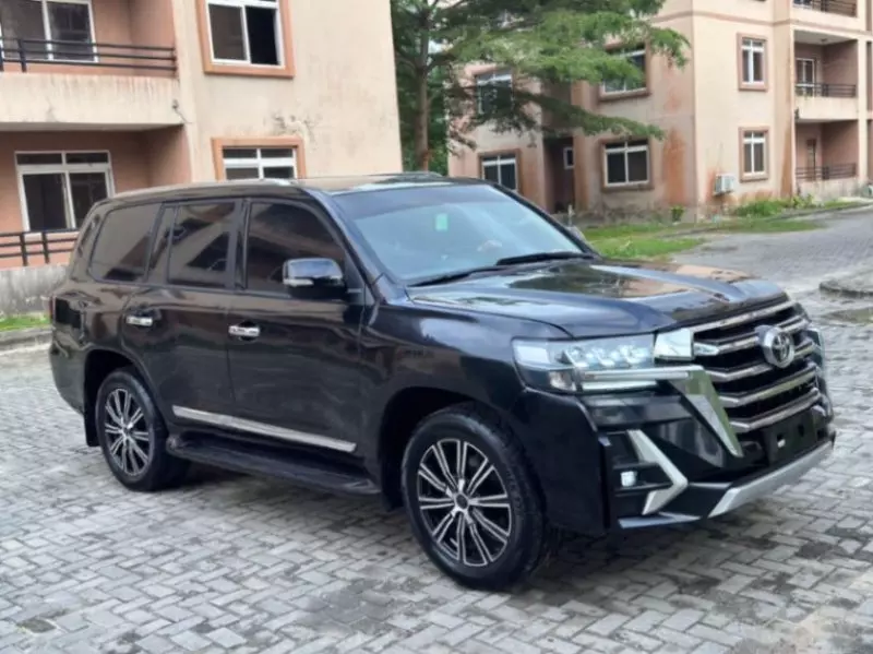 Toyota Land Cruiser - 2017