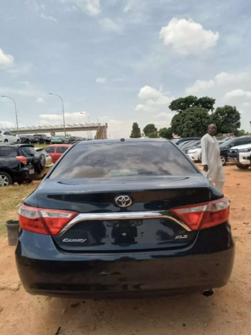 Toyota Camry   - 2016