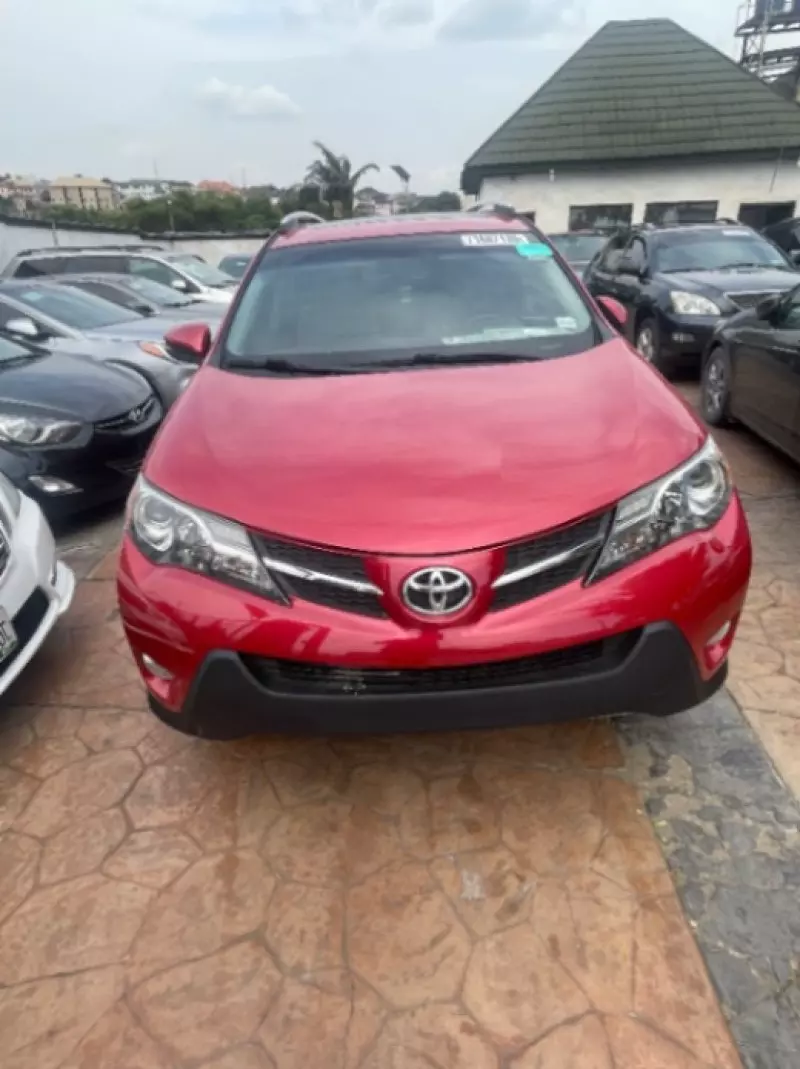 Toyota RAV 4   - 2015