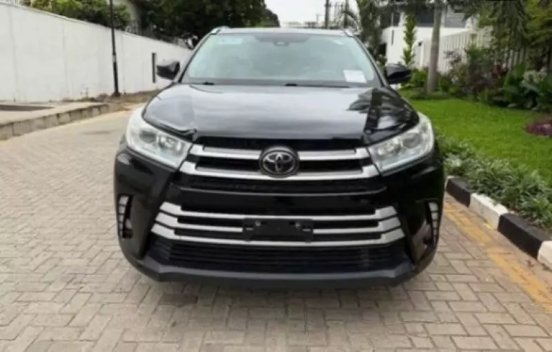 Toyota Highlander   - 2017