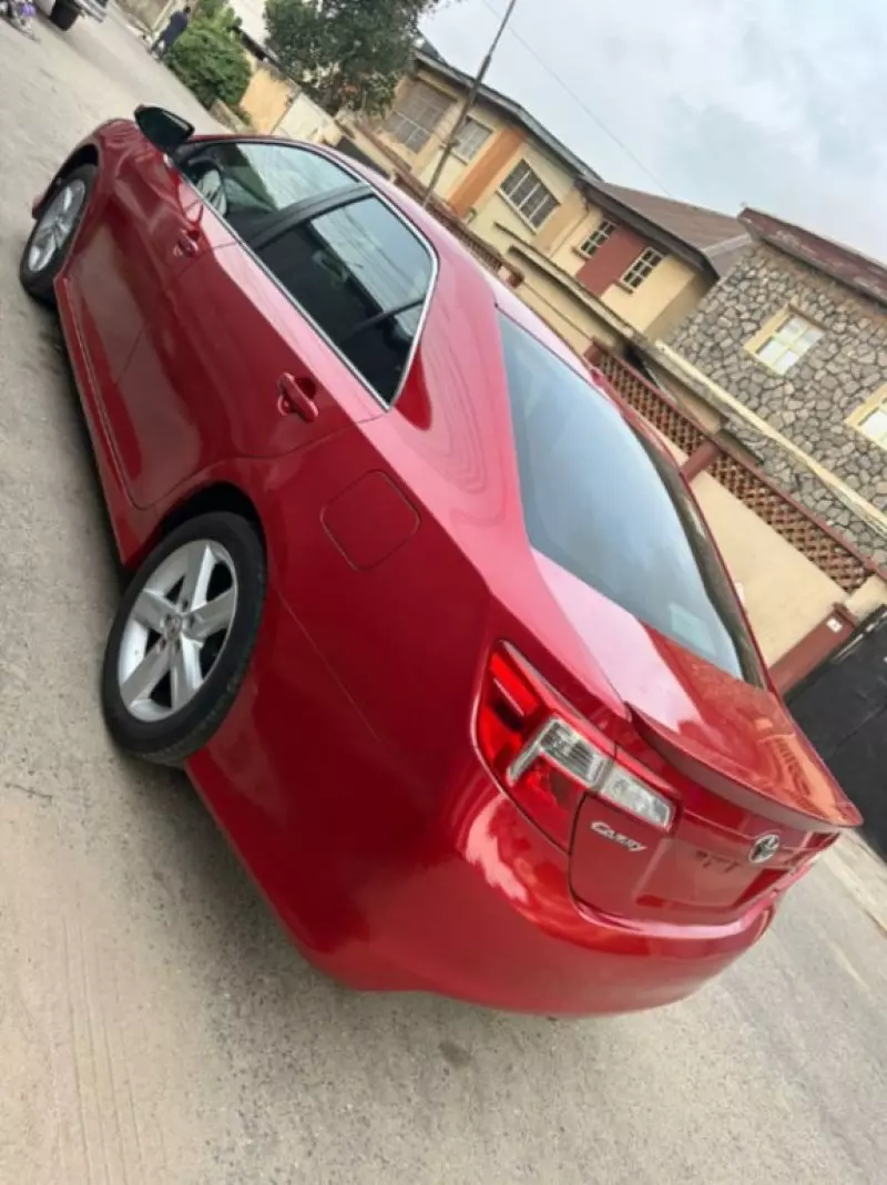 Toyota Camry - 2013