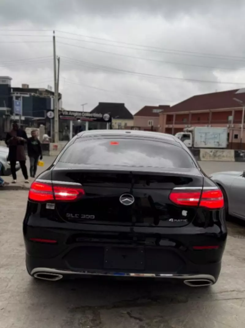Mercedes-Benz GLC 300   - 2018