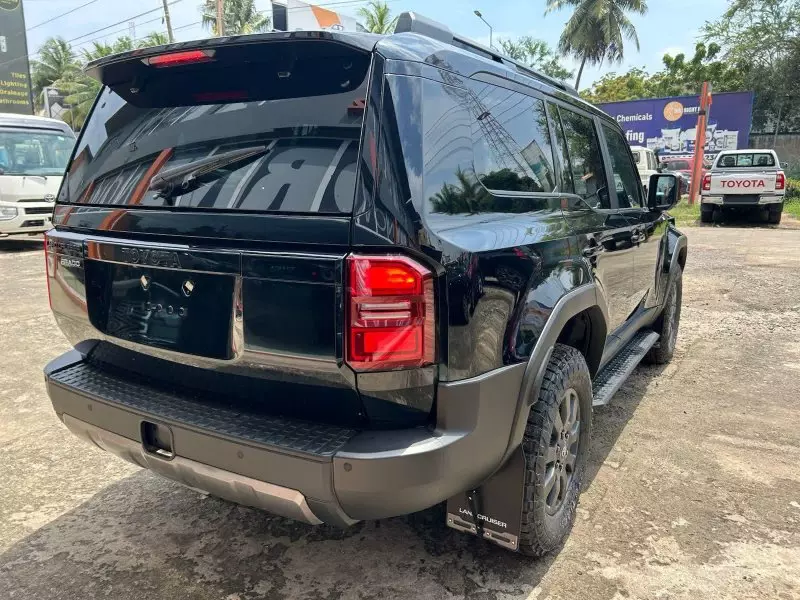 Toyota Landcruiser Prado   - 2025
