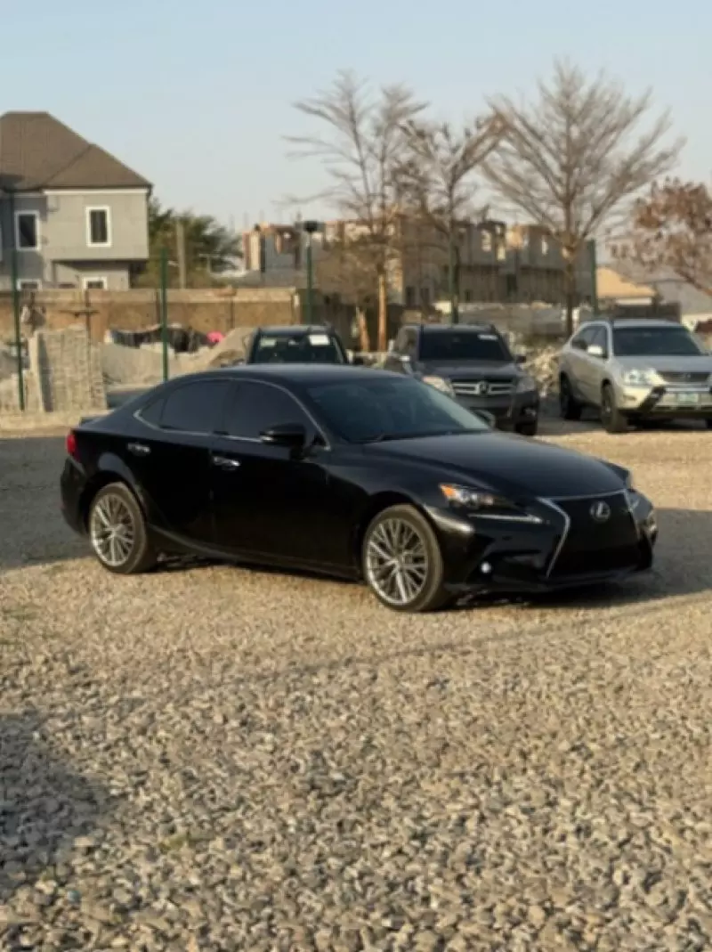 Lexus IS   - 2014