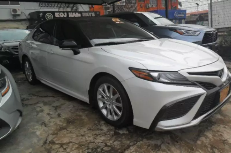 Toyota Camry   - 2021
