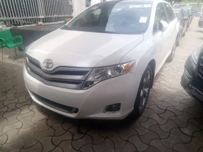 Toyota Venza   - 2012
