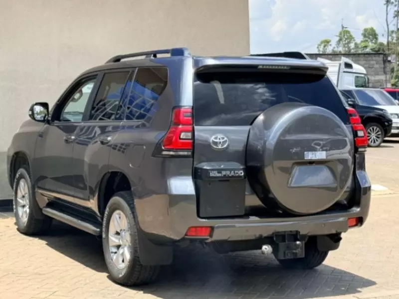 Toyota Land Cruiser VX   - 2018