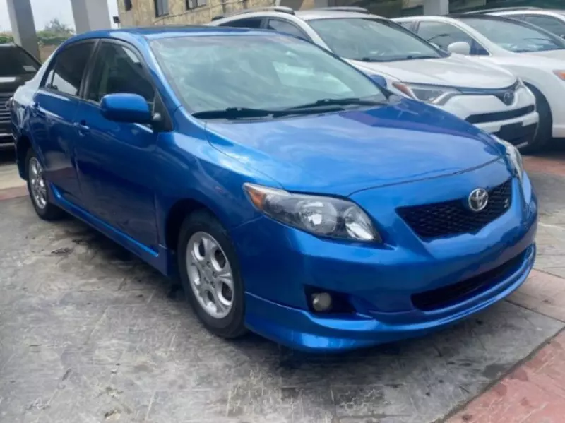 Toyota Corolla   - 2009
