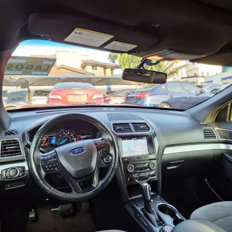 Ford Explorer   - 2017