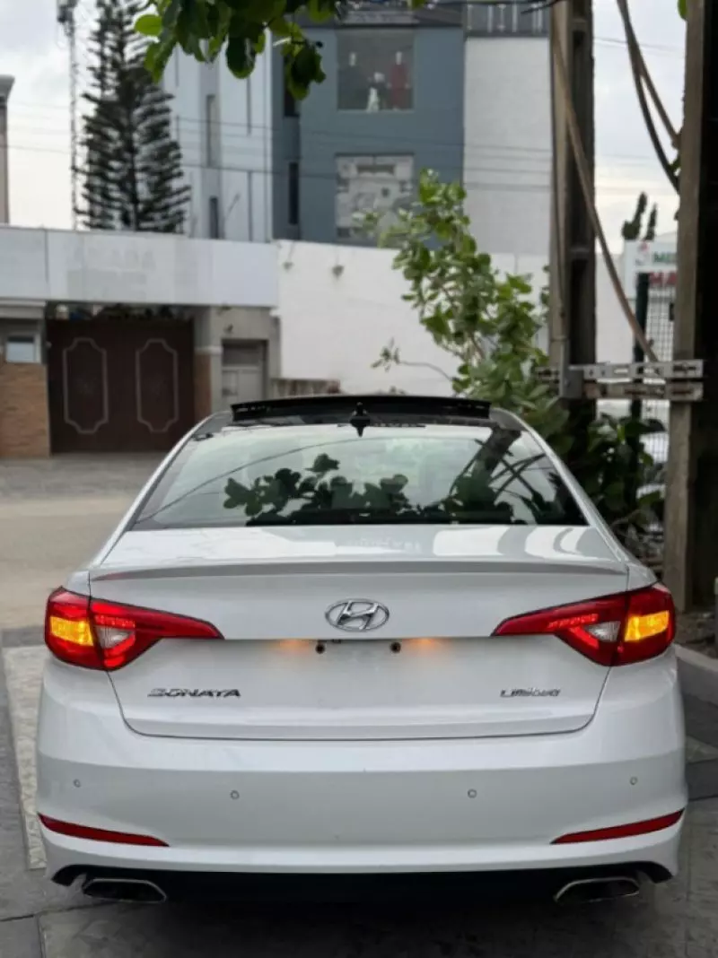 Hyundai Sonata   - 2015