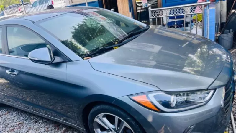 Hyundai Elantra   - 2017