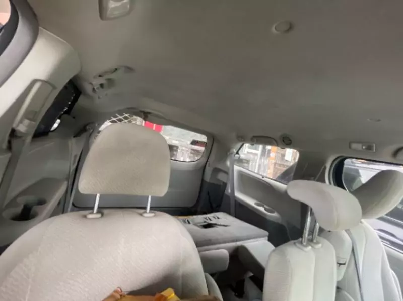 Toyota Sienna   - 2010