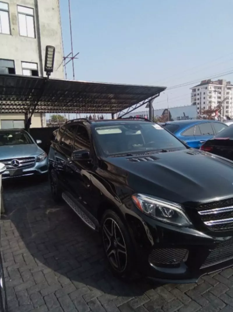 Mercedes-Benz GLE 400