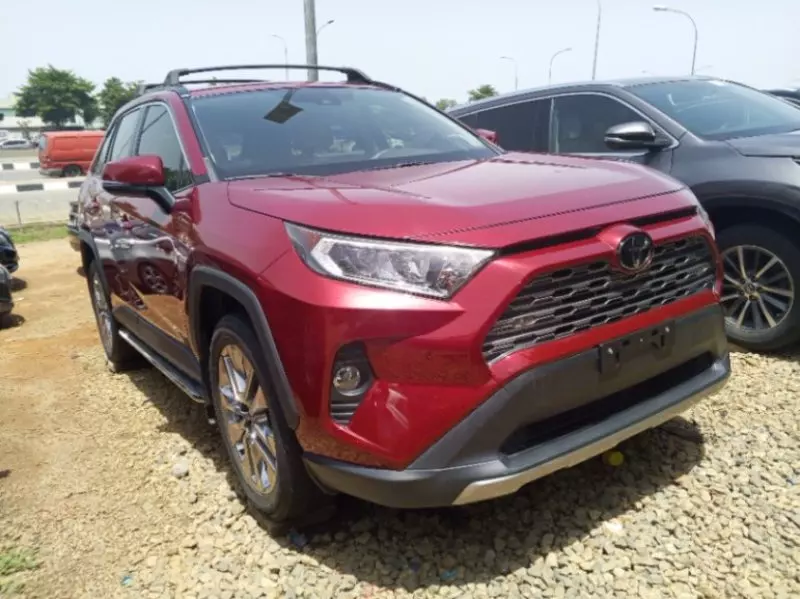 Toyota RAV4   - 2019