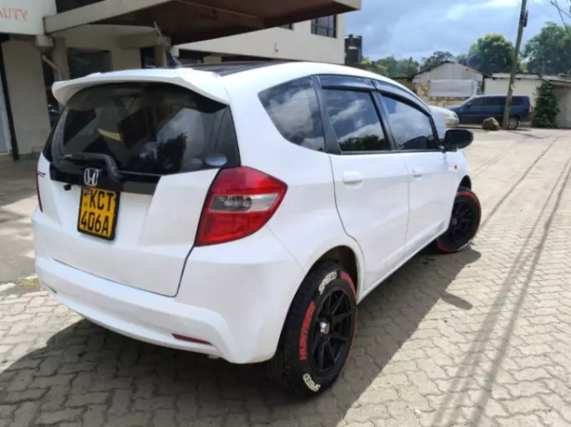 Honda Fit   - 2012