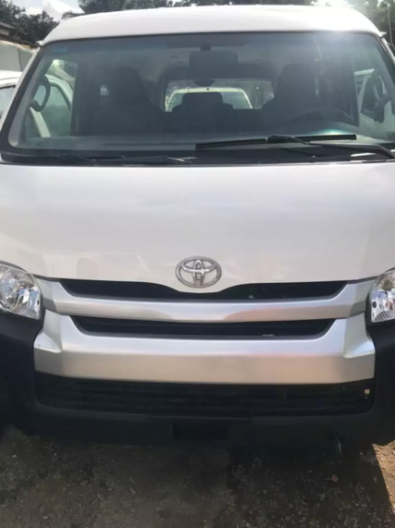Toyota Hiace   - 2013
