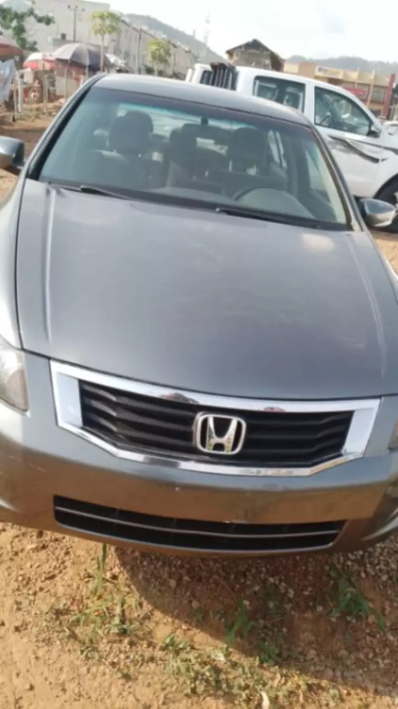 Honda Accord   - 2010