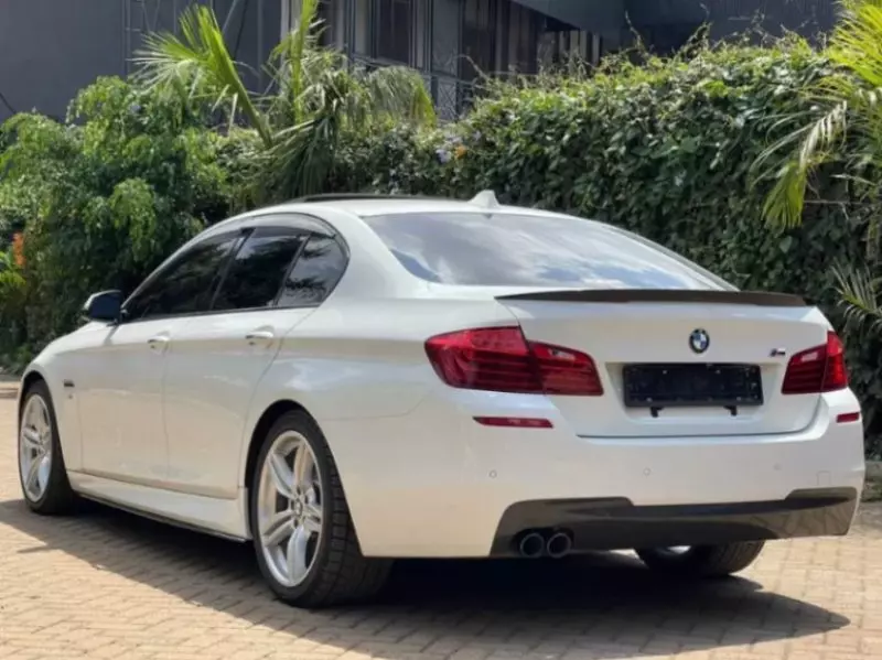 BMW 528i