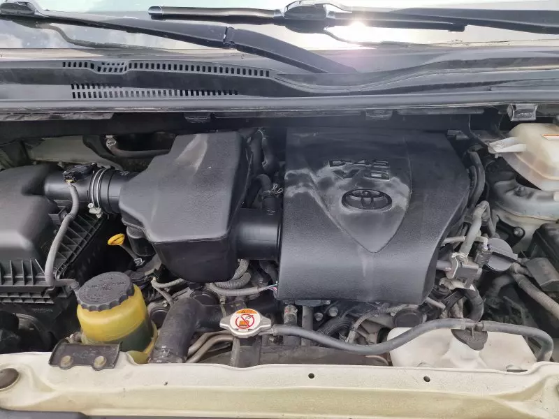 Toyota Hiace   - 2019