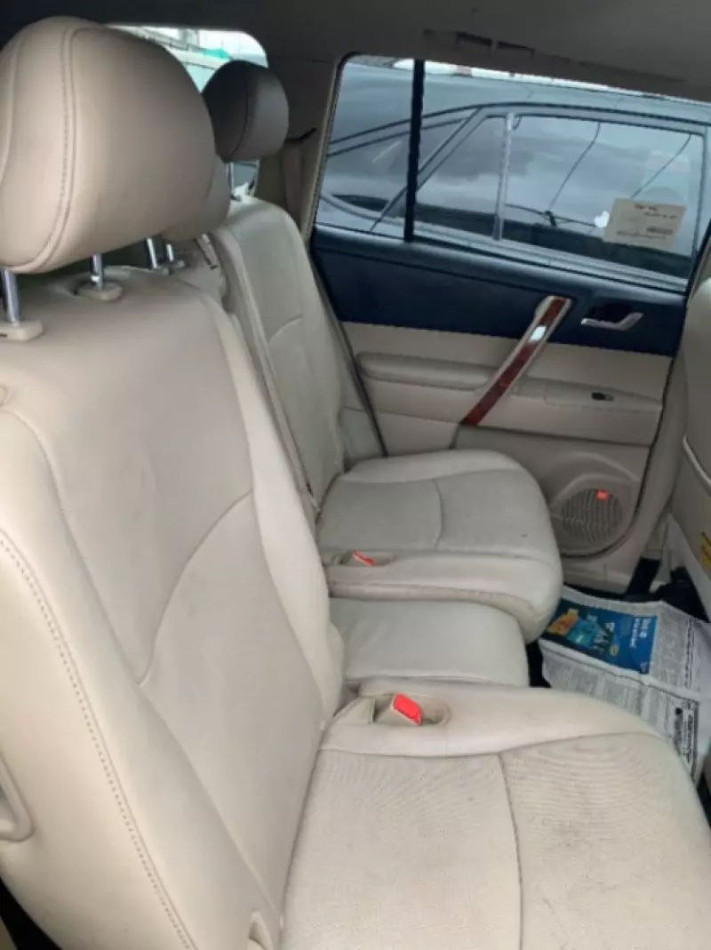 Toyota Highlander   - 2013